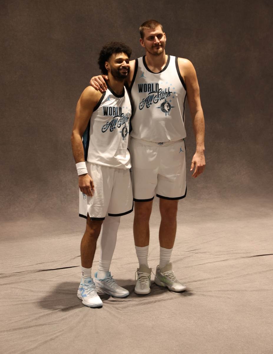 Nikola Jokić i Džamal Marej u zagrljaju na NBA Ol staru