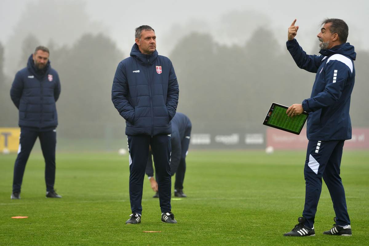 Aleksandar Rogić na treningu reprezentacije Srbije kod Veljka Paunovića