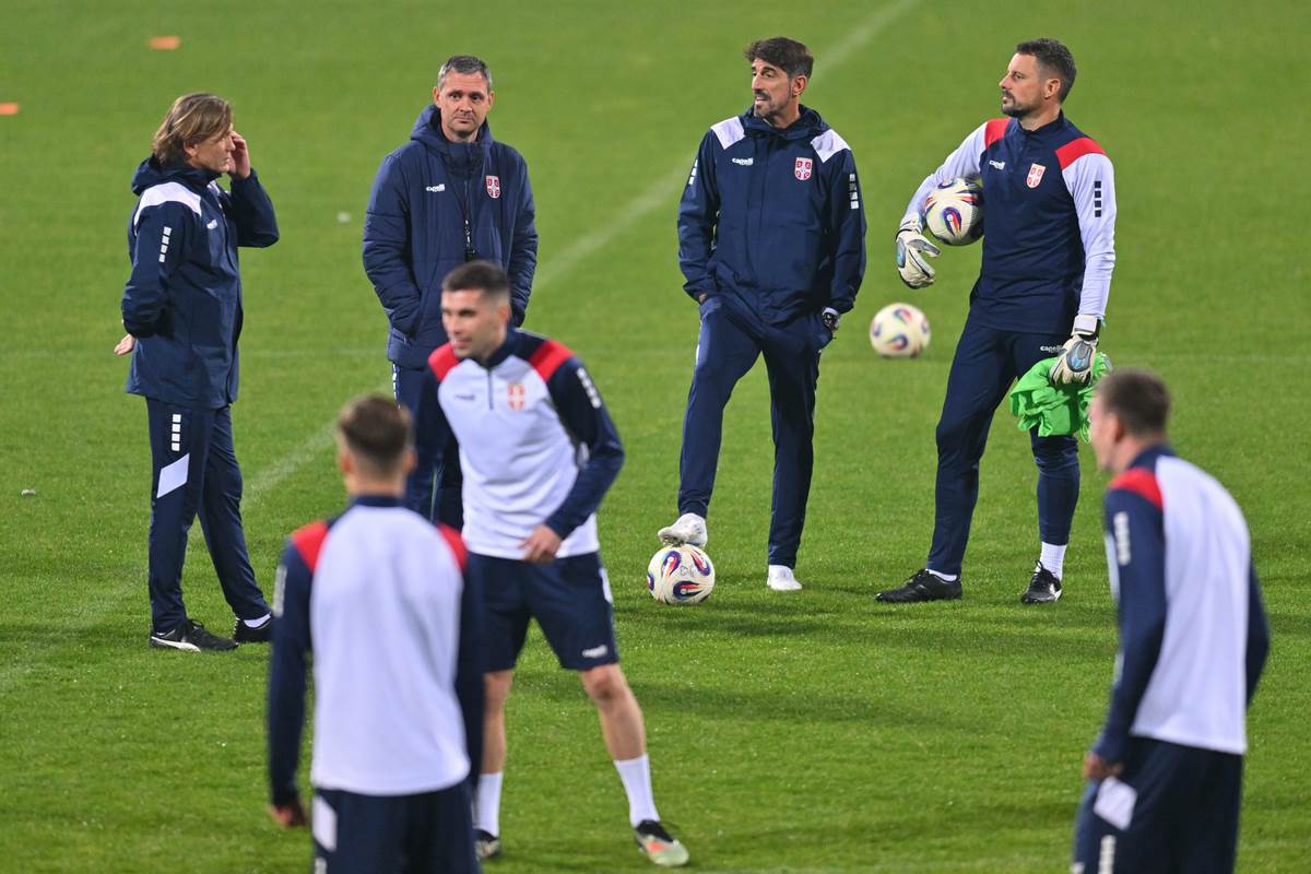 Aleksandar Rogić na treningu Srbije u stručnom štabu Veljka Paunovića