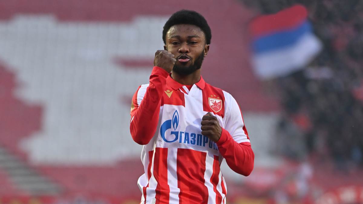 Daglas Ovusu slavi gol u Zvezdi.