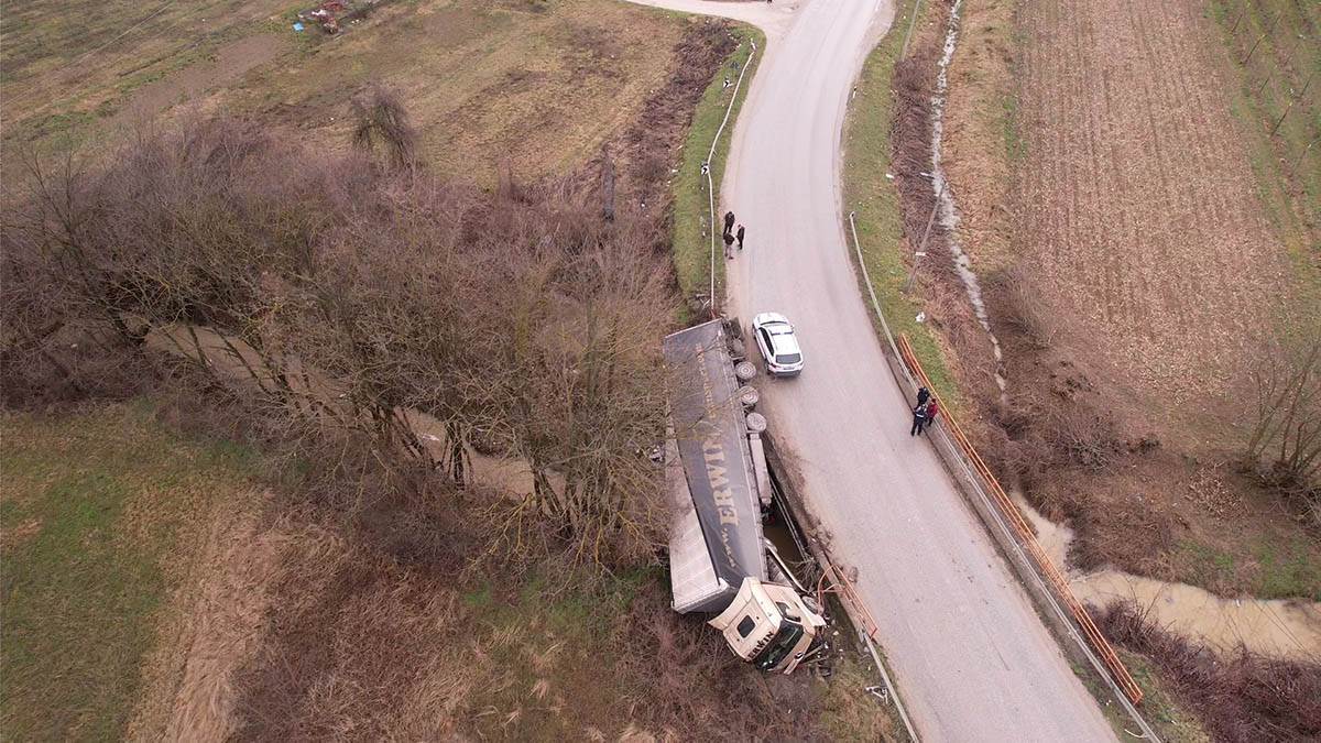 Saobraćajna nezgoda na starom putu Čačak - Kraljevo (6).jpg