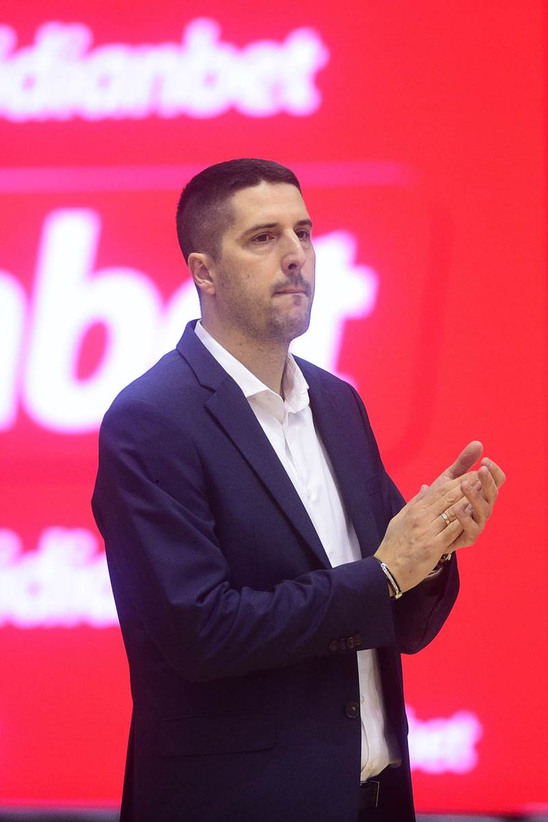 Trener Igokee Nenad Stefanović vodi ekipu protiv Zvezde