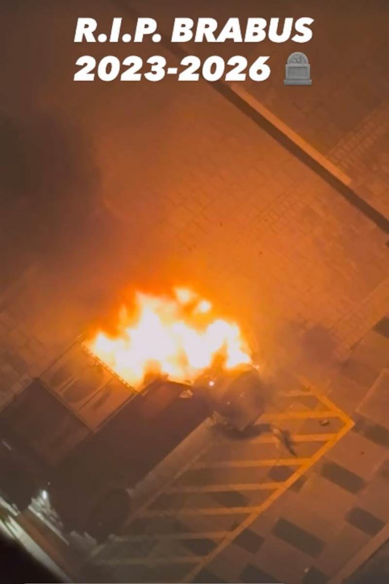 Baka Prase zapaljen auto2.jpg