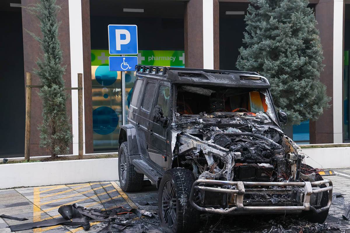 Automobil Bake Praseta (7).jpg