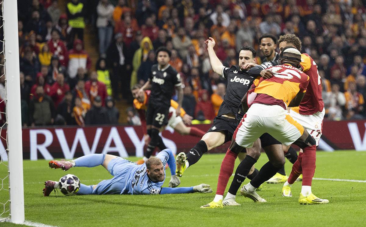 Galatasaraj - Juventus (8).jpg