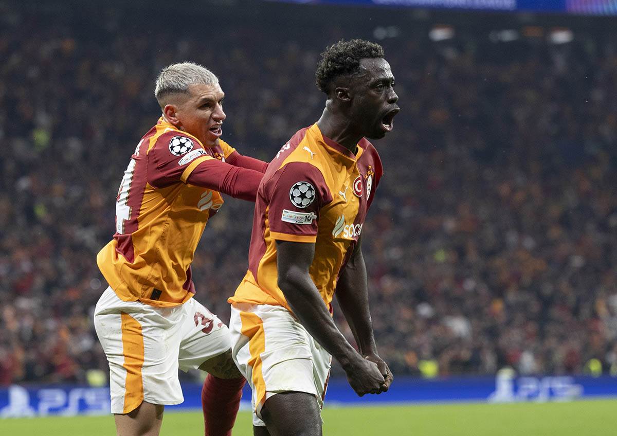 Galatasaraj - Juventus (9).jpg