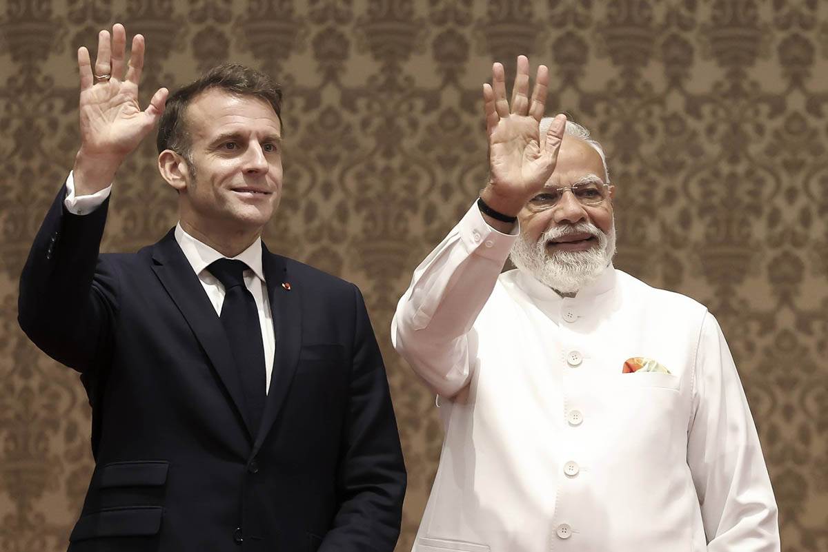 Emanuel Makron i Narendra Modi (3).jpg