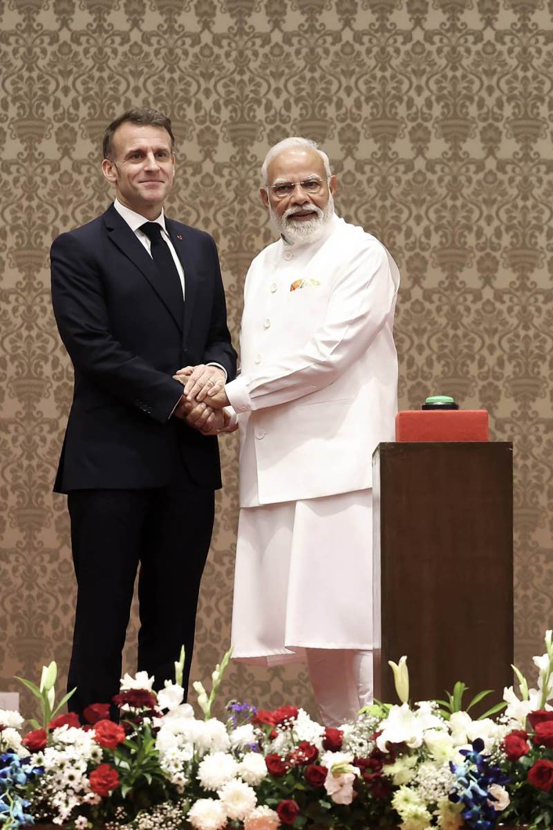 Emanuel Makron i Narendra Modi (4).jpg