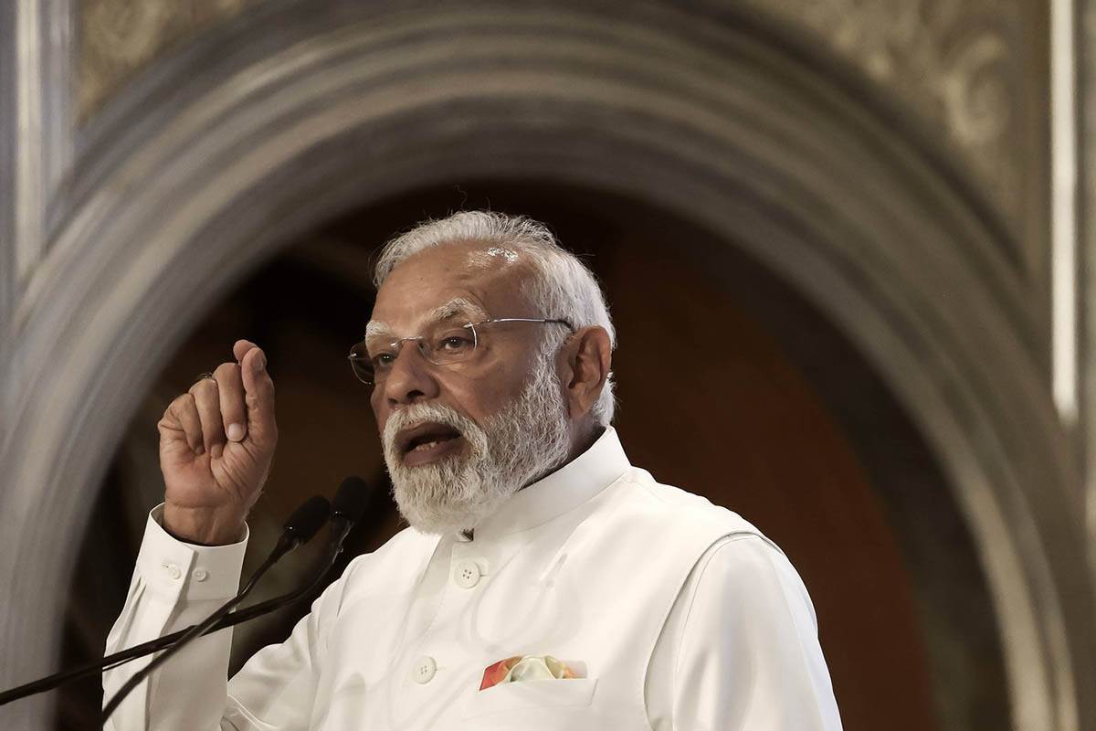 Emanuel Makron i Narendra Modi (6).jpg