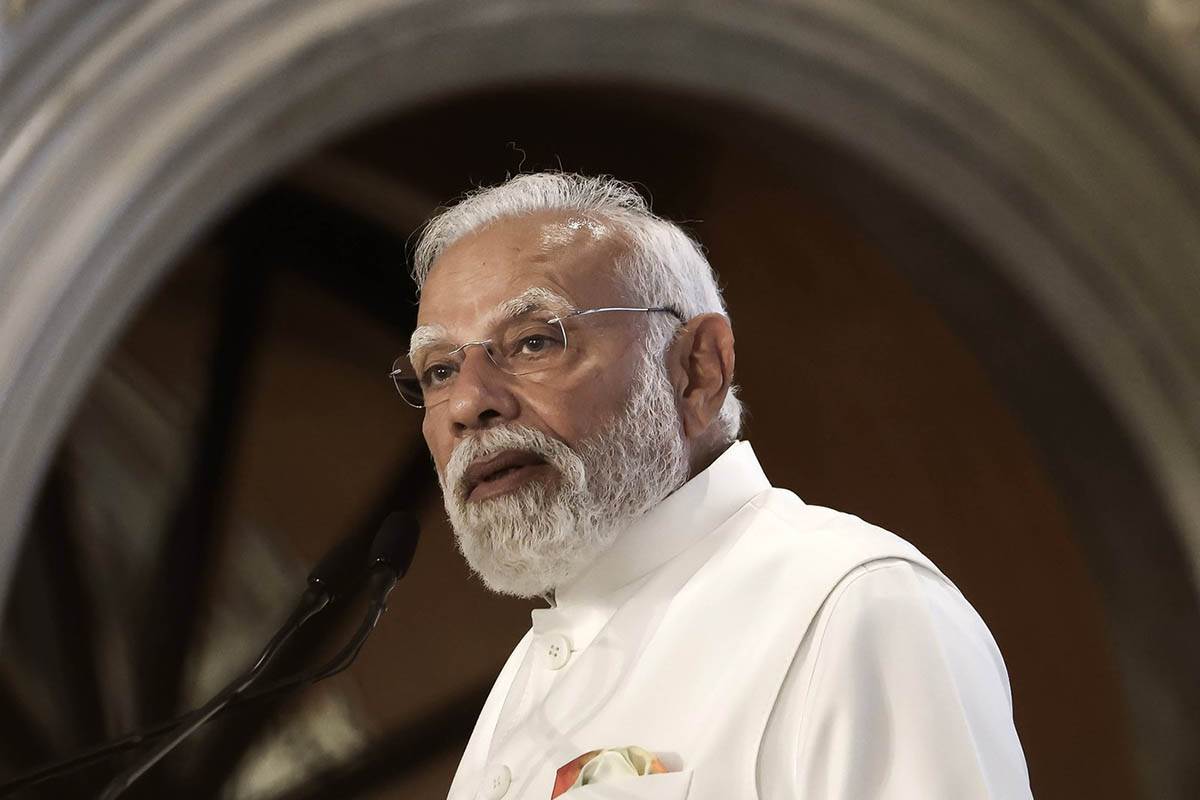 Emanuel Makron i Narendra Modi (7).jpg