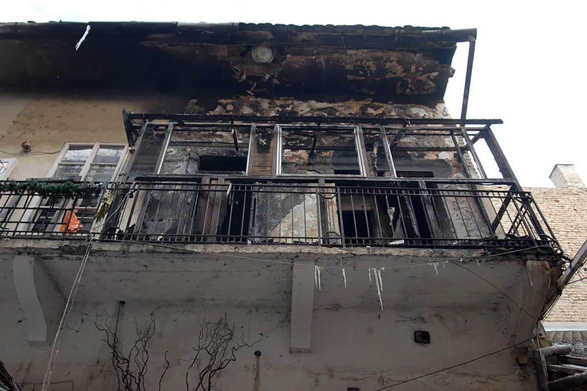 Fotografije zapaljenog novosadskog kafića Laundž (2).jpg