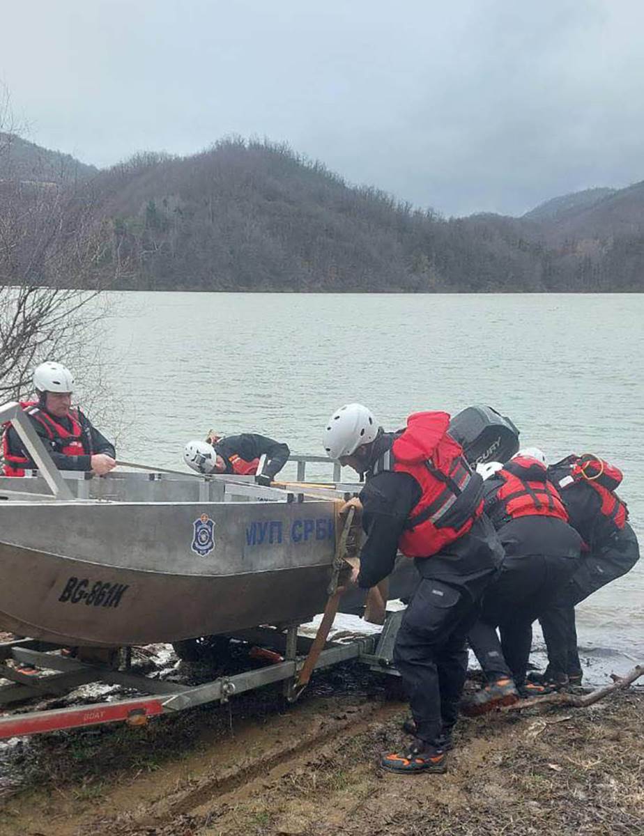 Potraga za nestalim ribolovcima