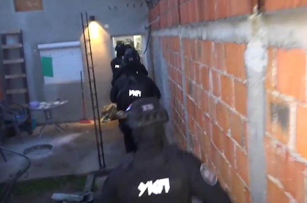 Zaplena heroina i kokaina vrednog 350.000 evra (7).jpg