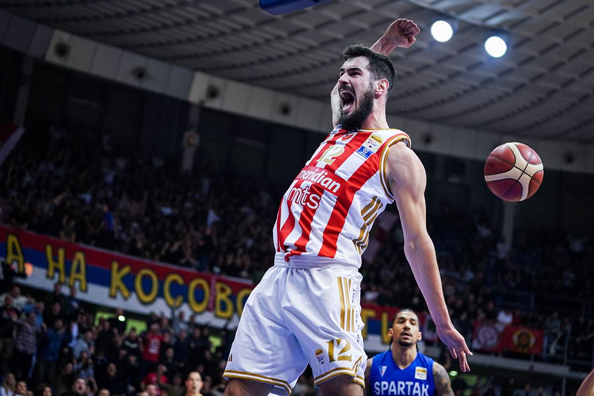 Nikola Kalinić na meču Crvene zvezde i Spartaka u Nišu