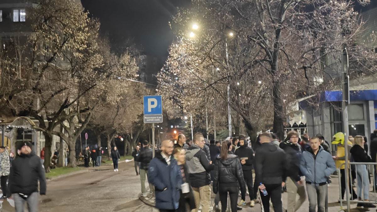 Atmosfera ispres Čaira pred Partizan - Mega (3).jpg