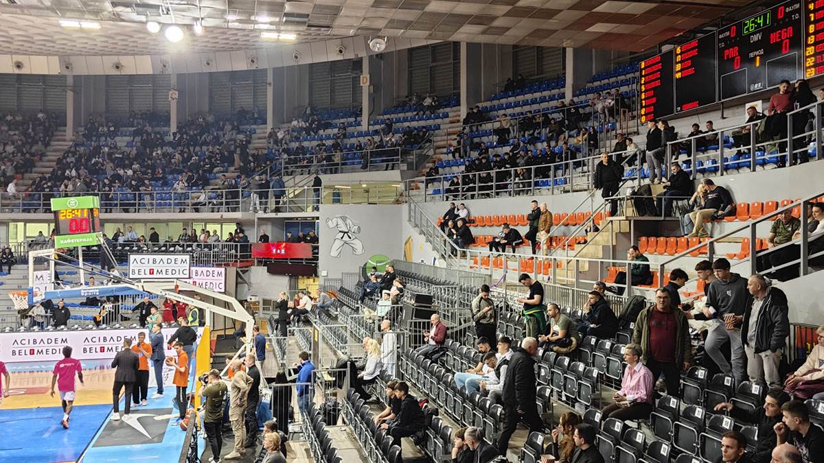 Čair pres početak meča Partizan - Mega (2).jpg