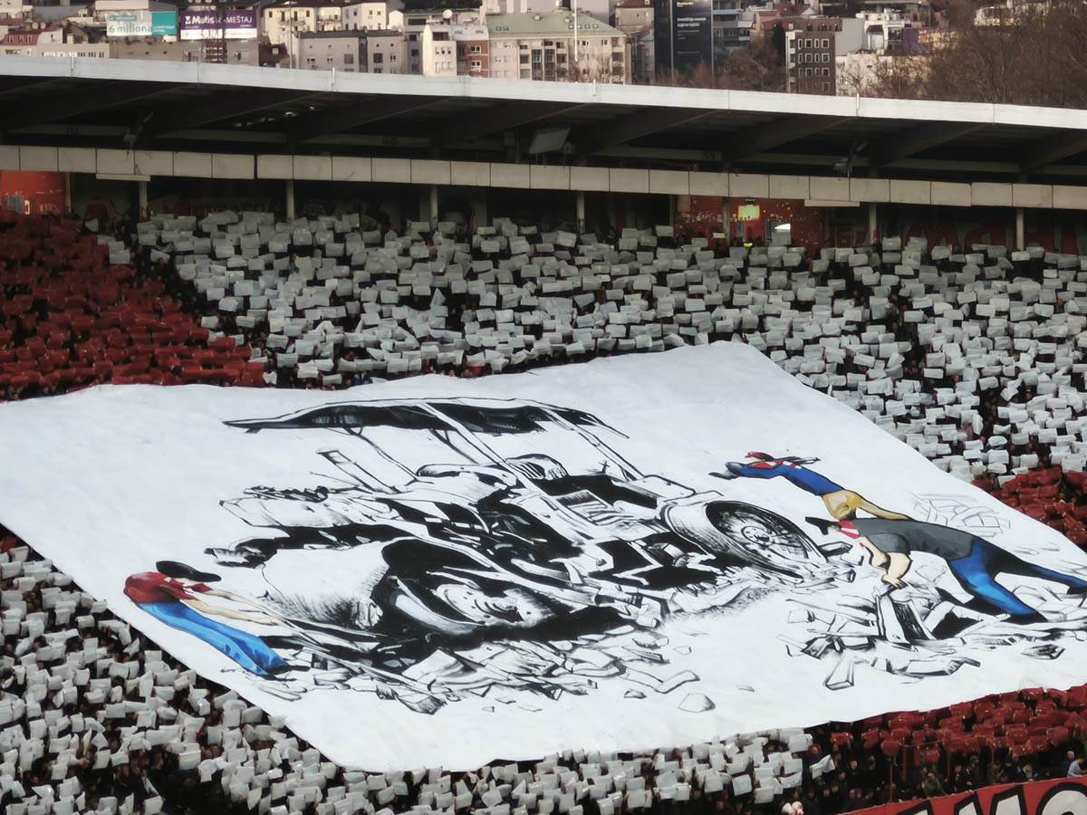 Koreografija navijača Zvezde (3).jpg