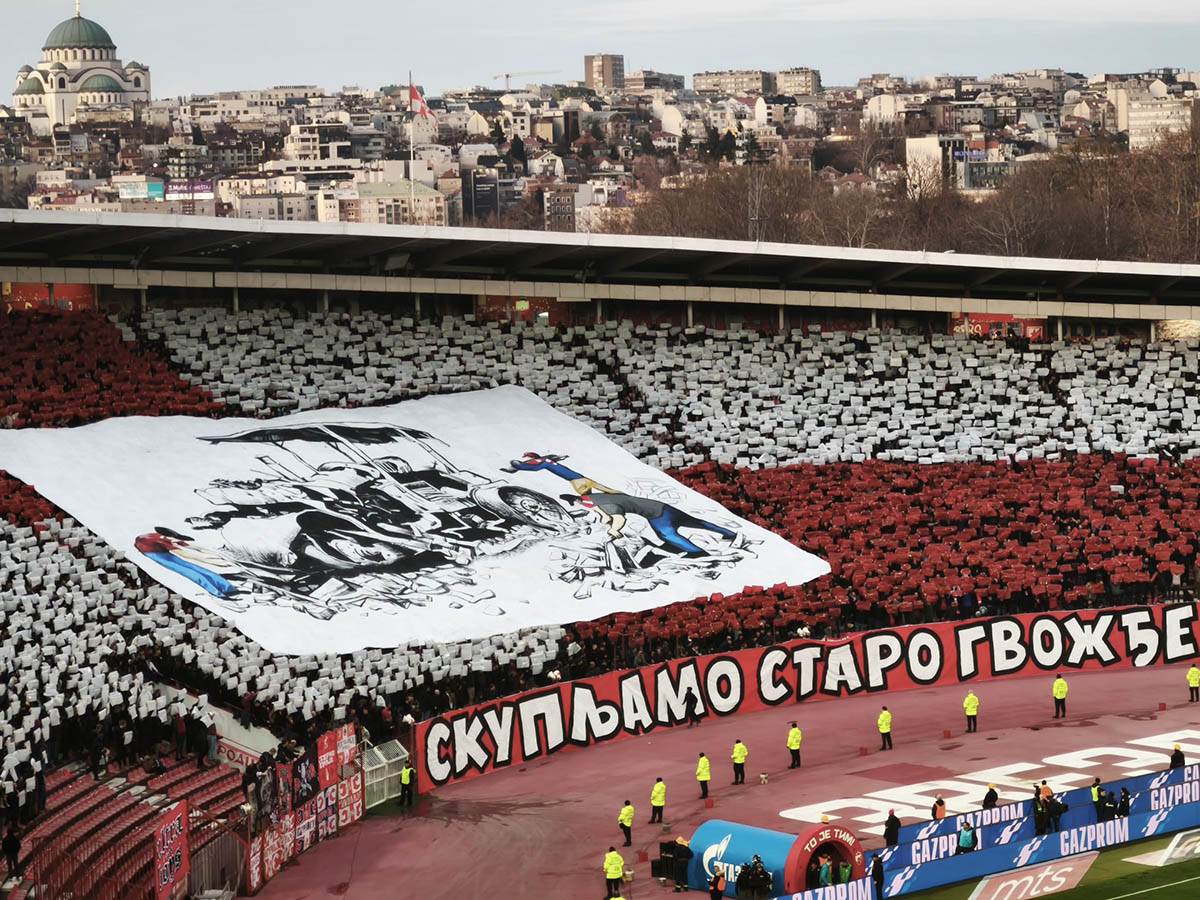 Koreografija navijača Zvezde (1).jpg