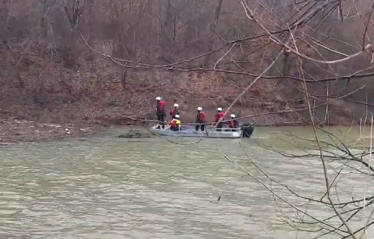 Potraga za ribolovcima u jezeru Barje  (8).jpg