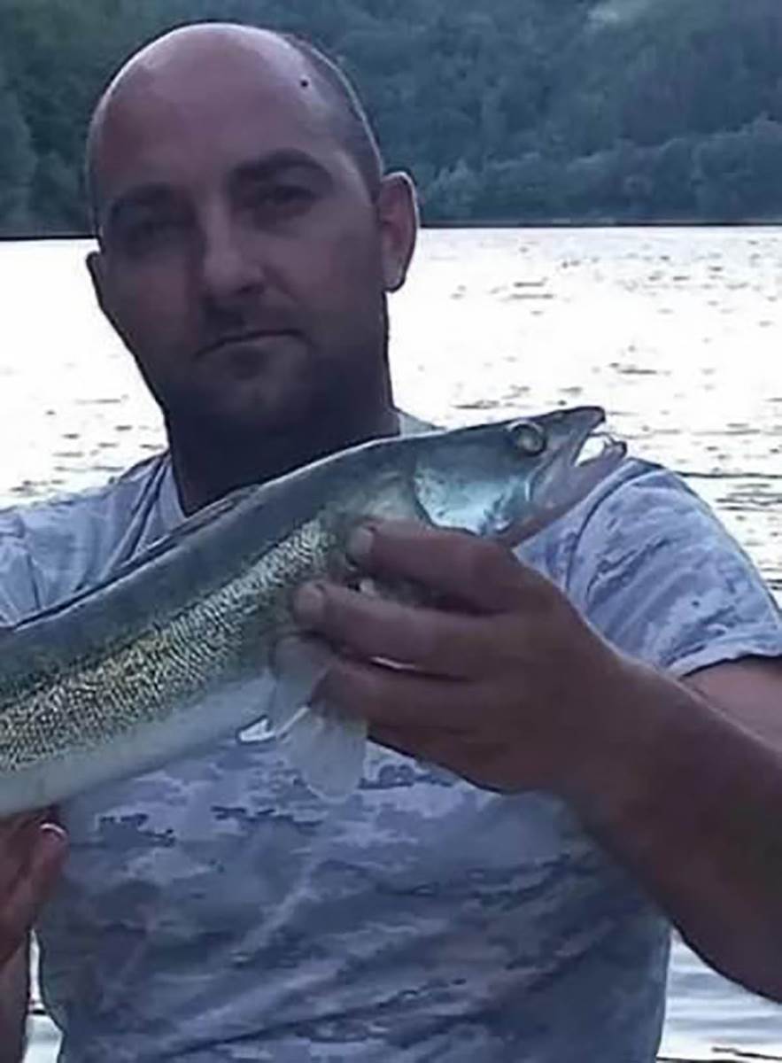 Potraga za ribolovcima u jezeru Barje  (1).jpg