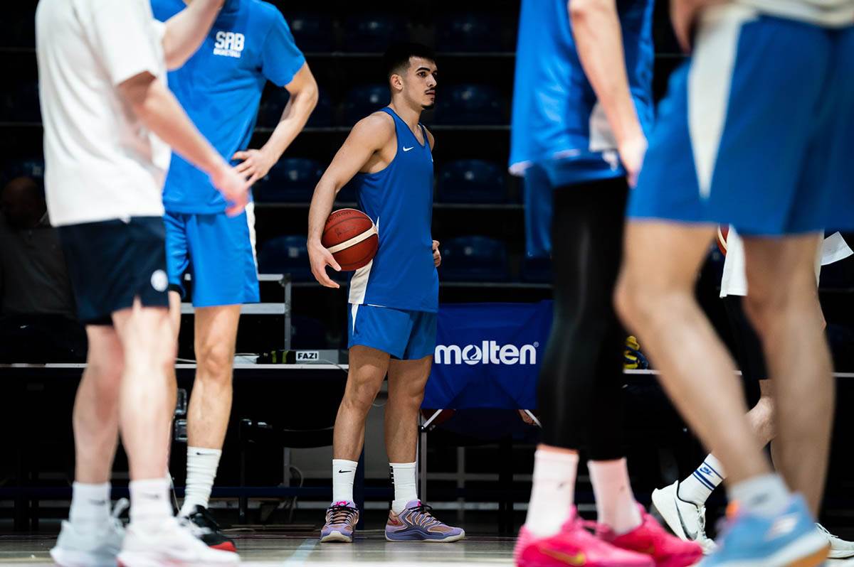 Okupljanje košarkaša Srbije pred meč sa Turskom (6).jpg