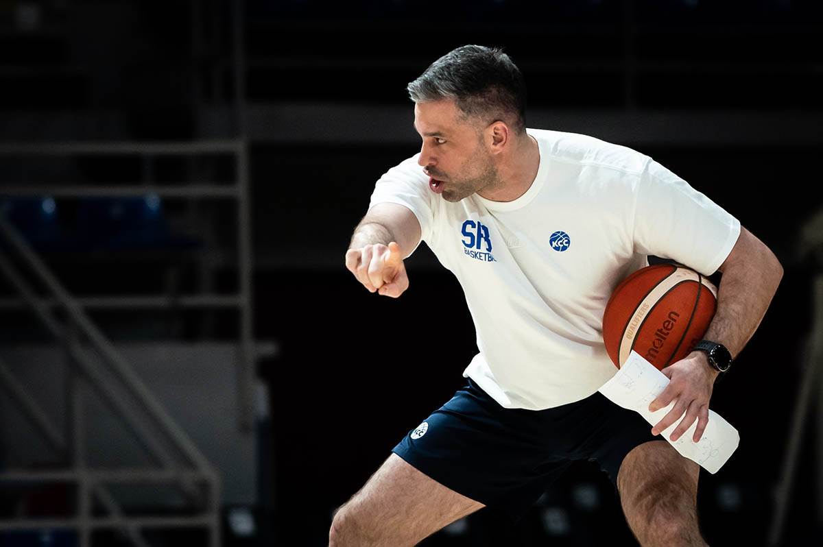 Okupljanje košarkaša Srbije pred meč sa Turskom (7).jpg