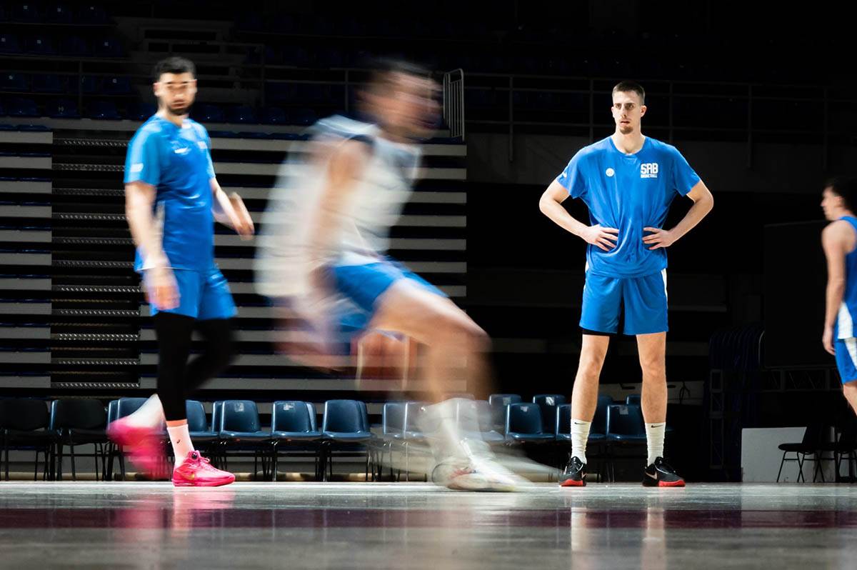 Okupljanje košarkaša Srbije pred meč sa Turskom (10).jpg