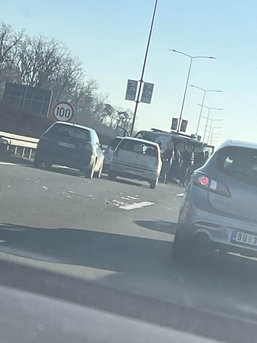 Lančani sudar kod Aerodroma Nikola Tesla (4).jpg