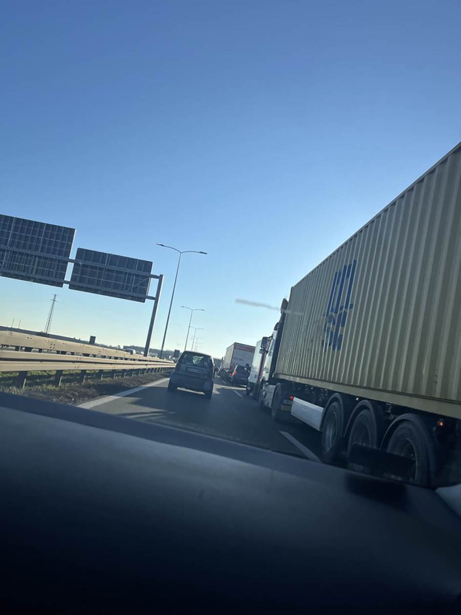 Lančani sudar kod Aerodroma Nikola Tesla (5).jpg