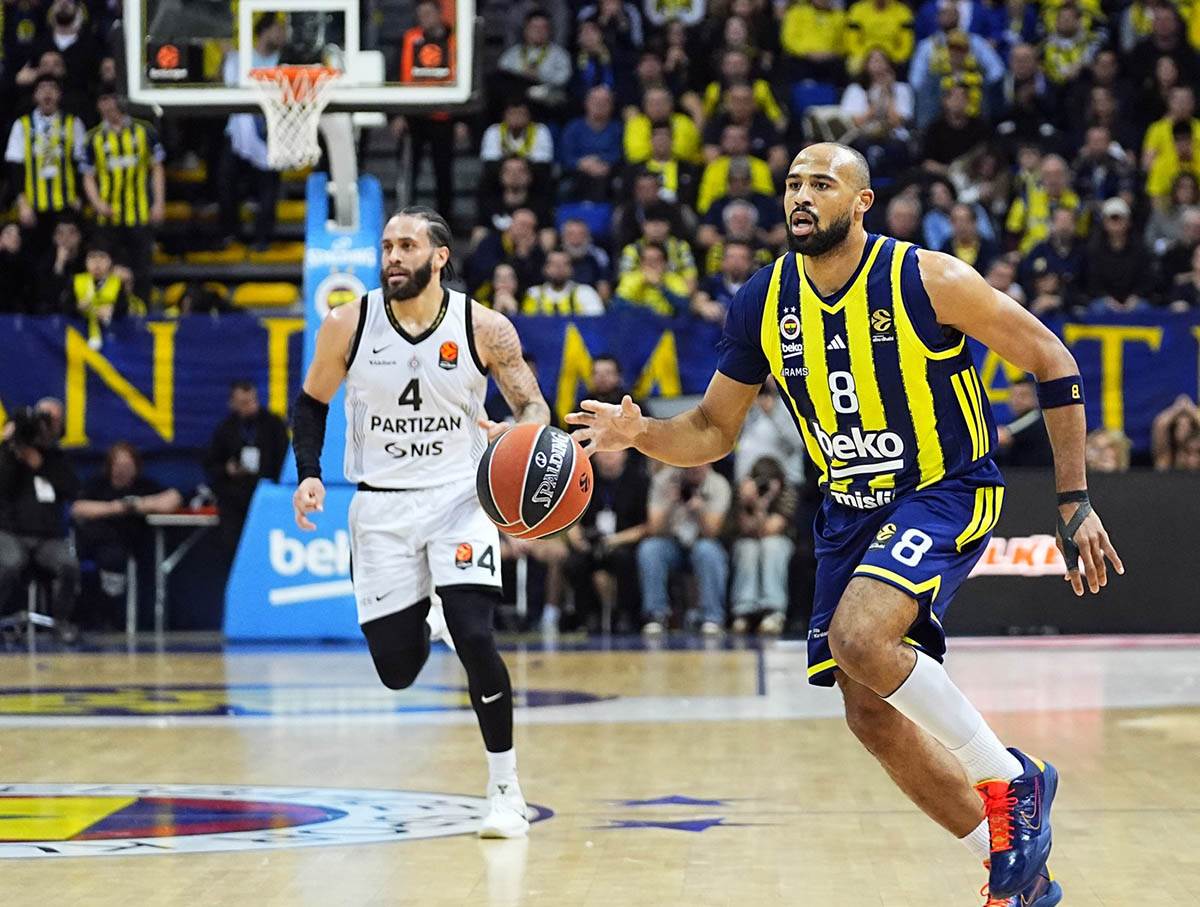 Fenerbahče - Partizan (1).jpg