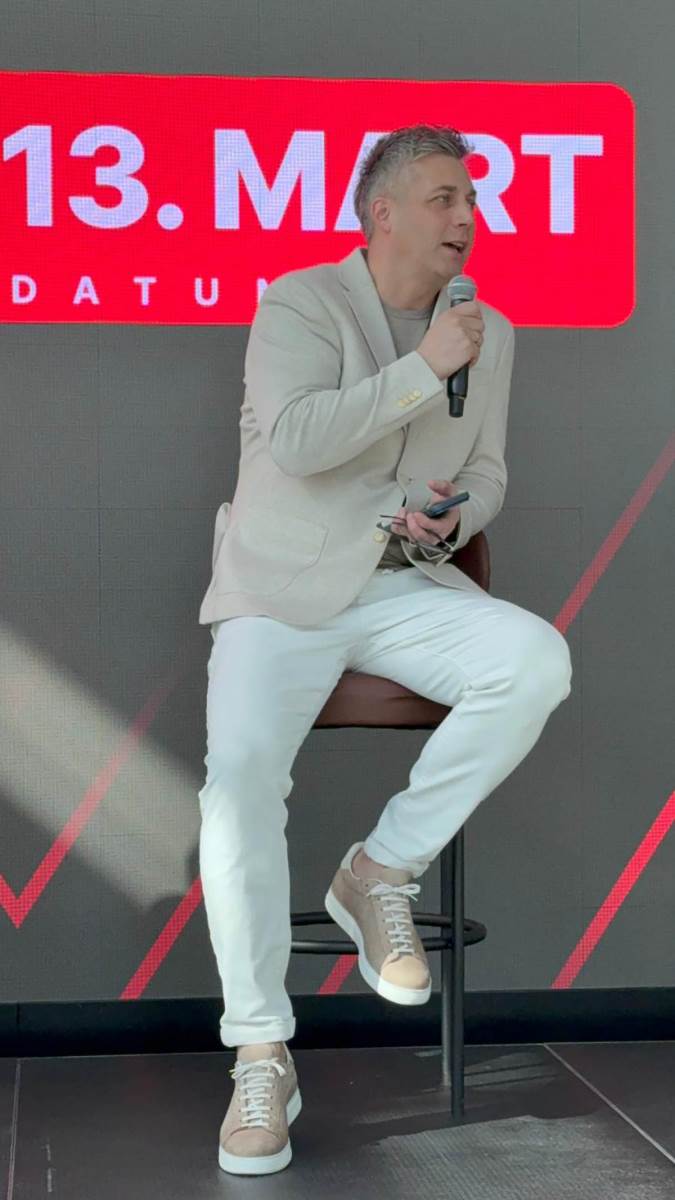 Bojan Leksington bend (7).jpg