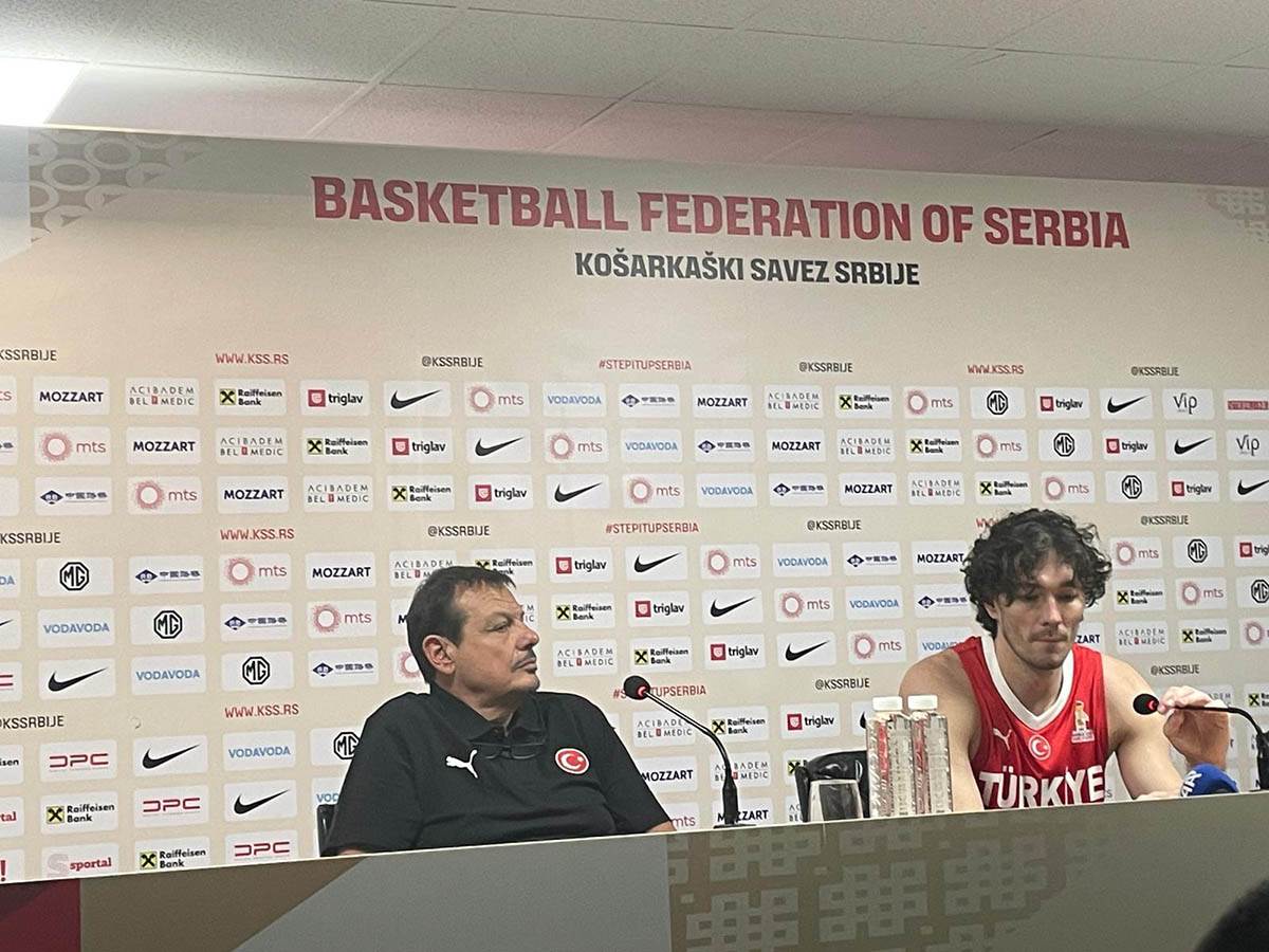Ataman i Osman na konferenciji (5).jpg