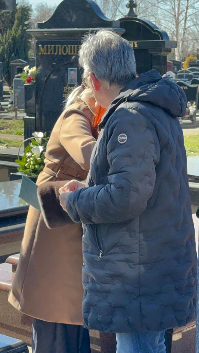 Bosanac sa cerkom Dzidzom stigao na pomen Popovicu (1).jpg