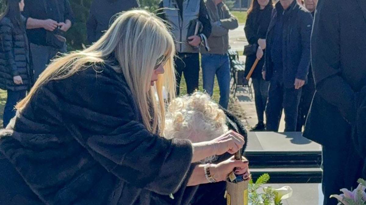 Neutesna Suzana sa sinom i cerkom na pomenu Sasi Popovicu (2).jpg