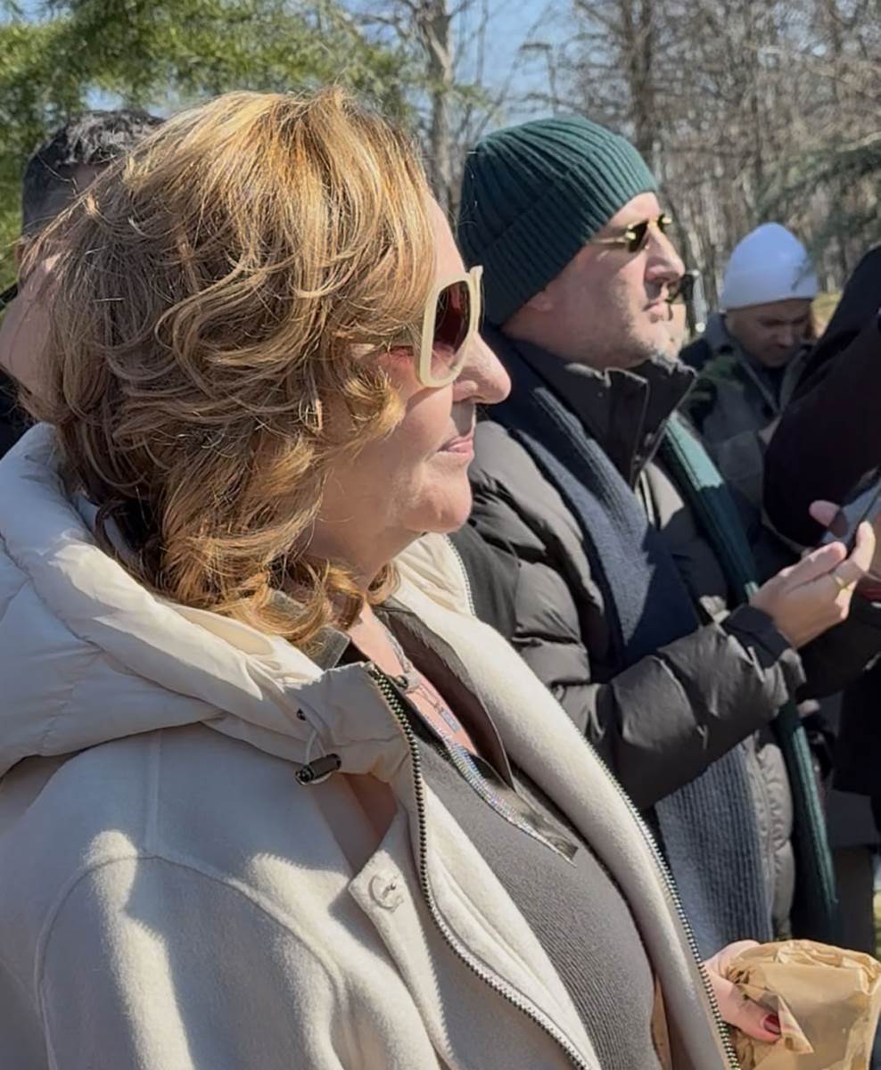 Ana Bekuta pomen Saši Popoviću.jpg