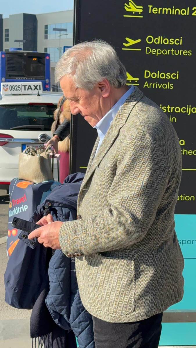 Muz Suzane Mancic u javnosti posle sto godina (4).jpg