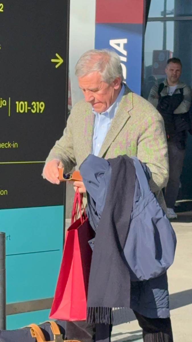 Muz Suzane Mancic u javnosti posle sto godina (5).jpg