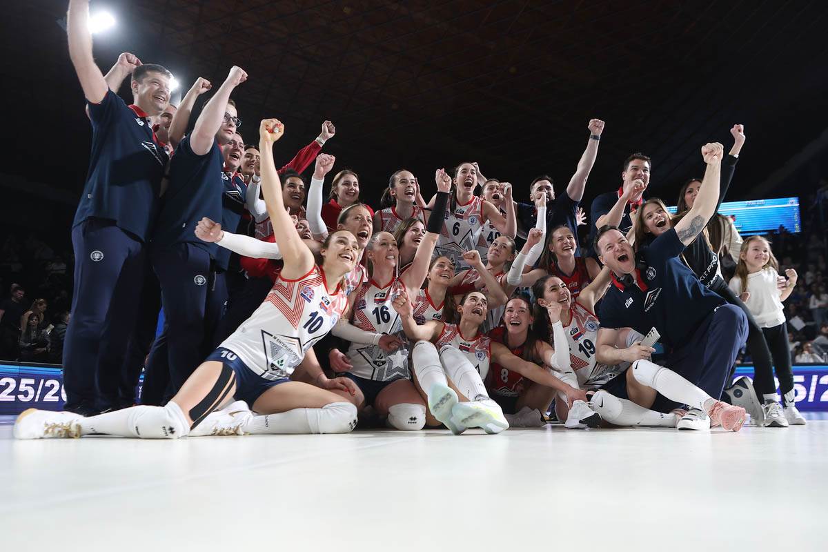 Ub - Tent, finale Kupa odbojkašica (13).jpg