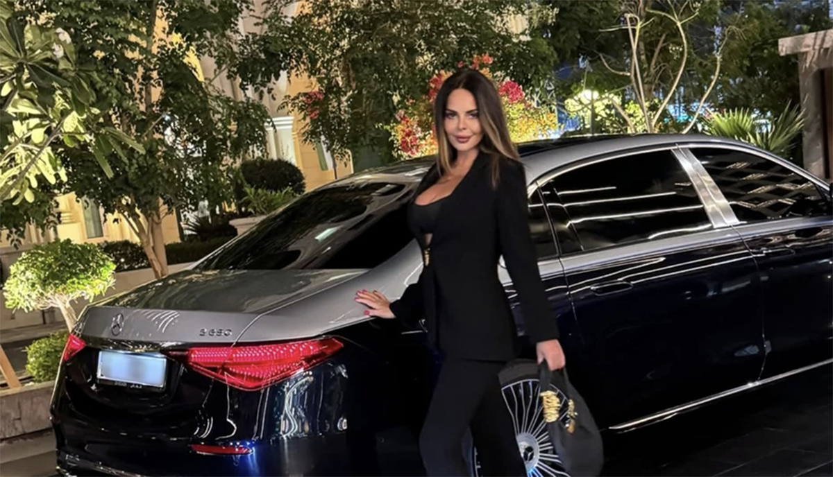 Sonja Vuksanović pozira u Dubaiju i jeku bombaških napada (7).png