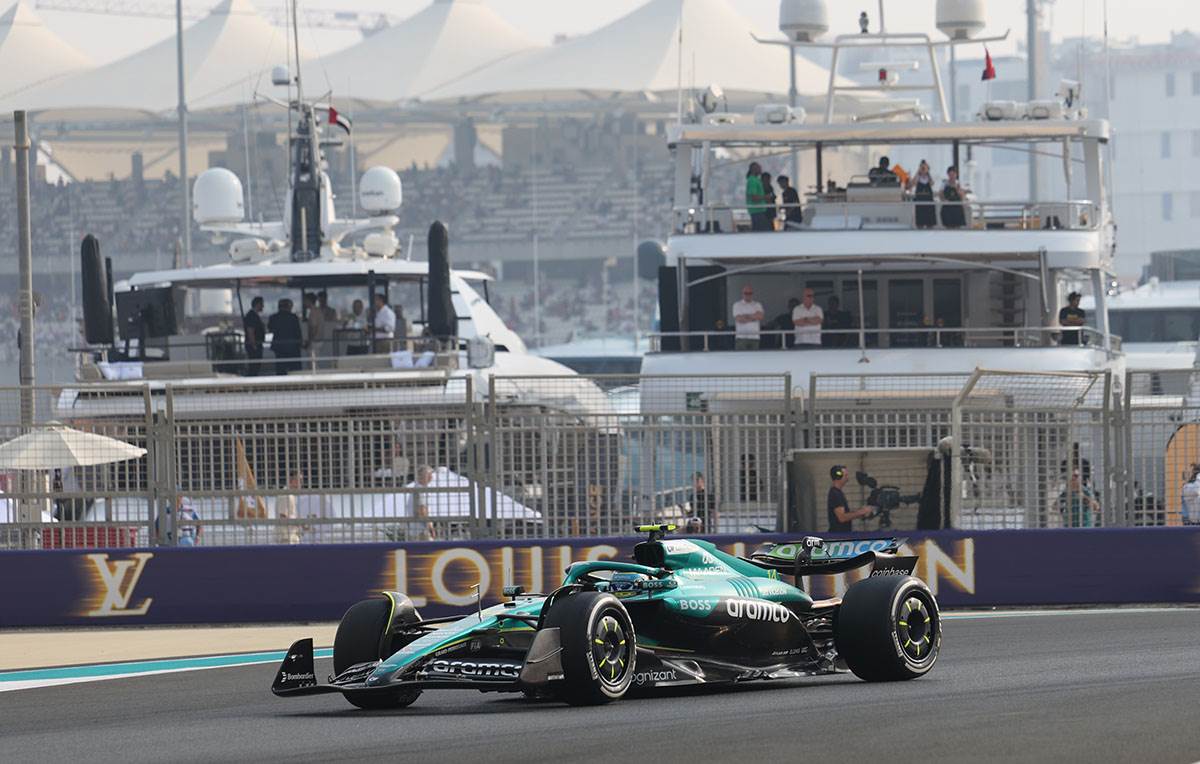 Aston Martin Formula 1 (5).jpg