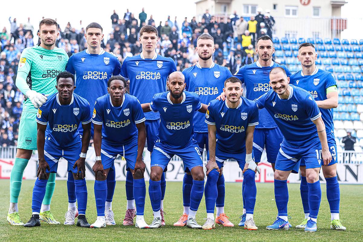 FK Novi Pazar vs FK Crvena zvezda (2).jpg