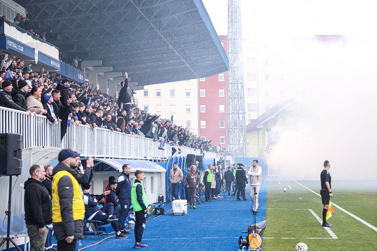 FK Novi Pazar vs FK Crvena zvezda (7).jpg
