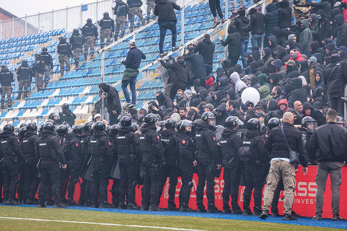 FK Novi Pazar vs FK Crvena zvezda (11).jpg