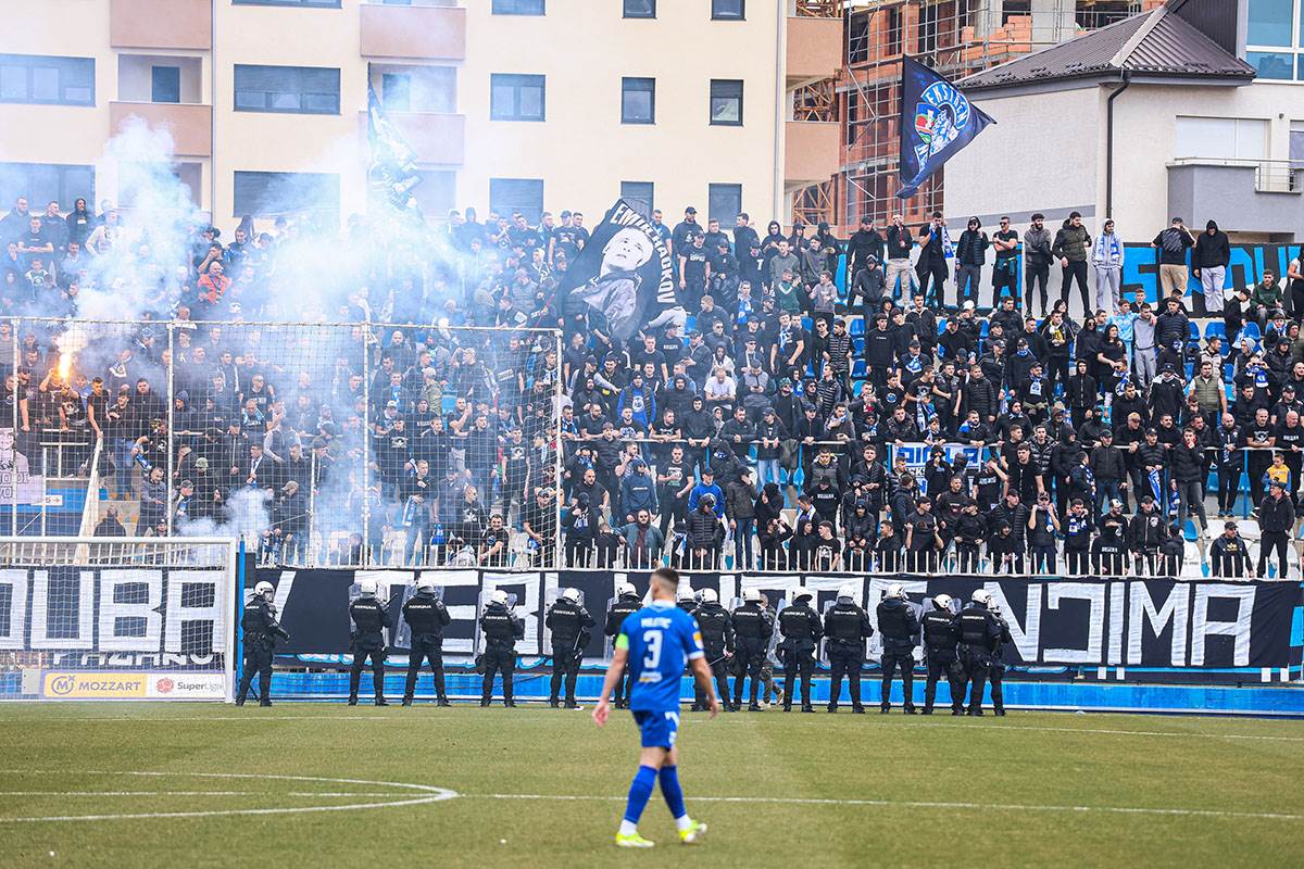 FK Novi Pazar vs FK Crvena zvezda (14).jpg