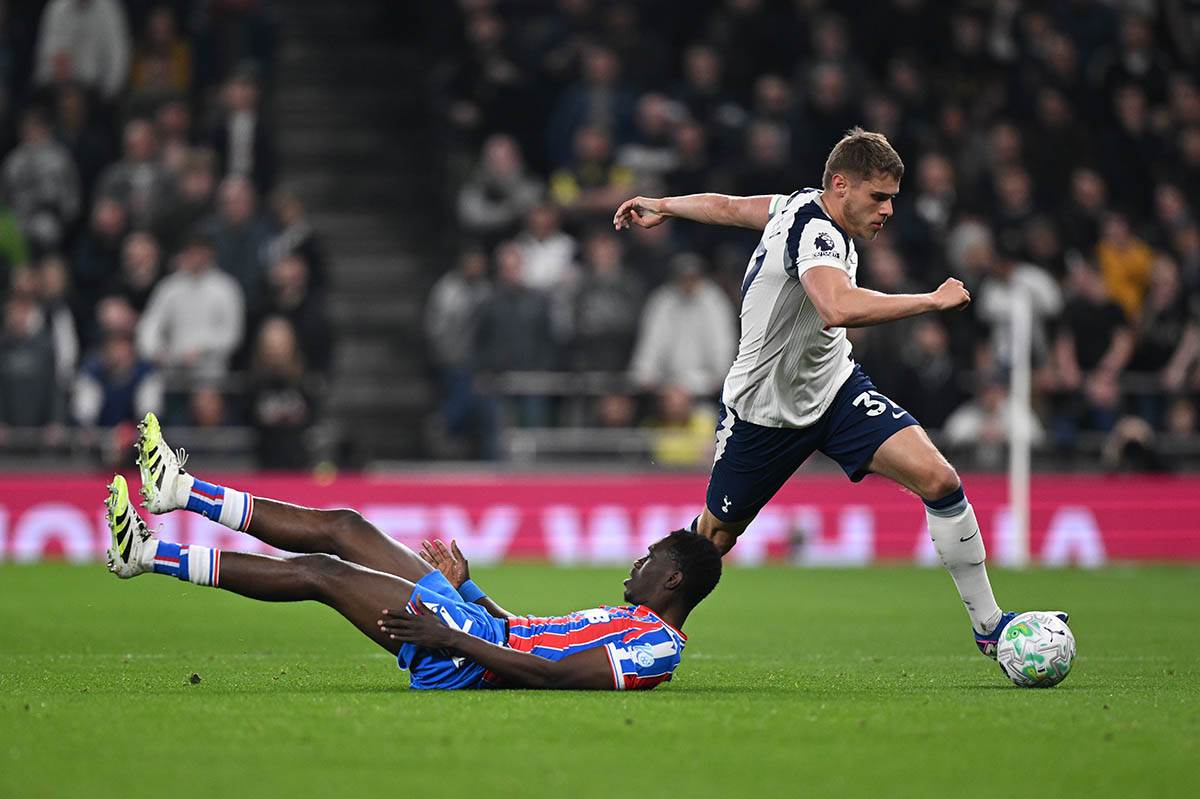 Kristal Palas - Totenhem (9).jpg