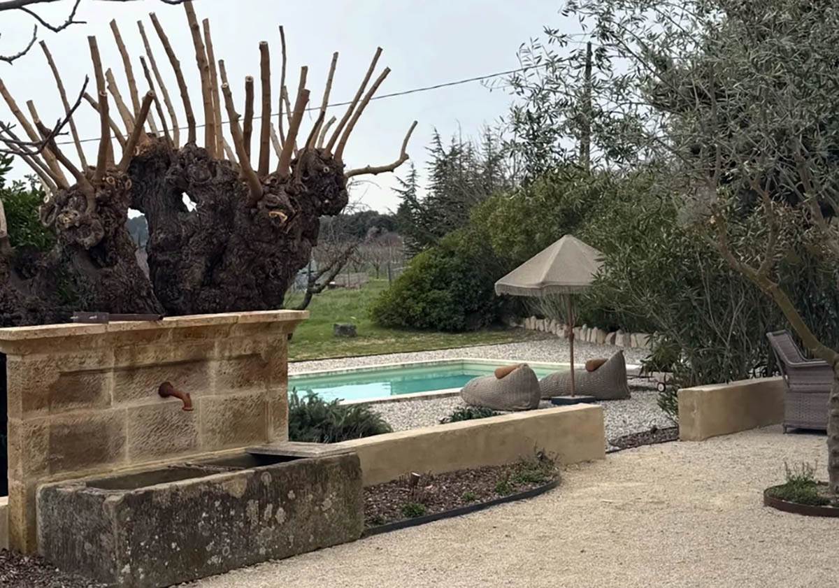 Od Elene Đokovići kupili vilu i kokošinjac sa kristalnim lusterom, sad pokazala vilu u Francuskoj