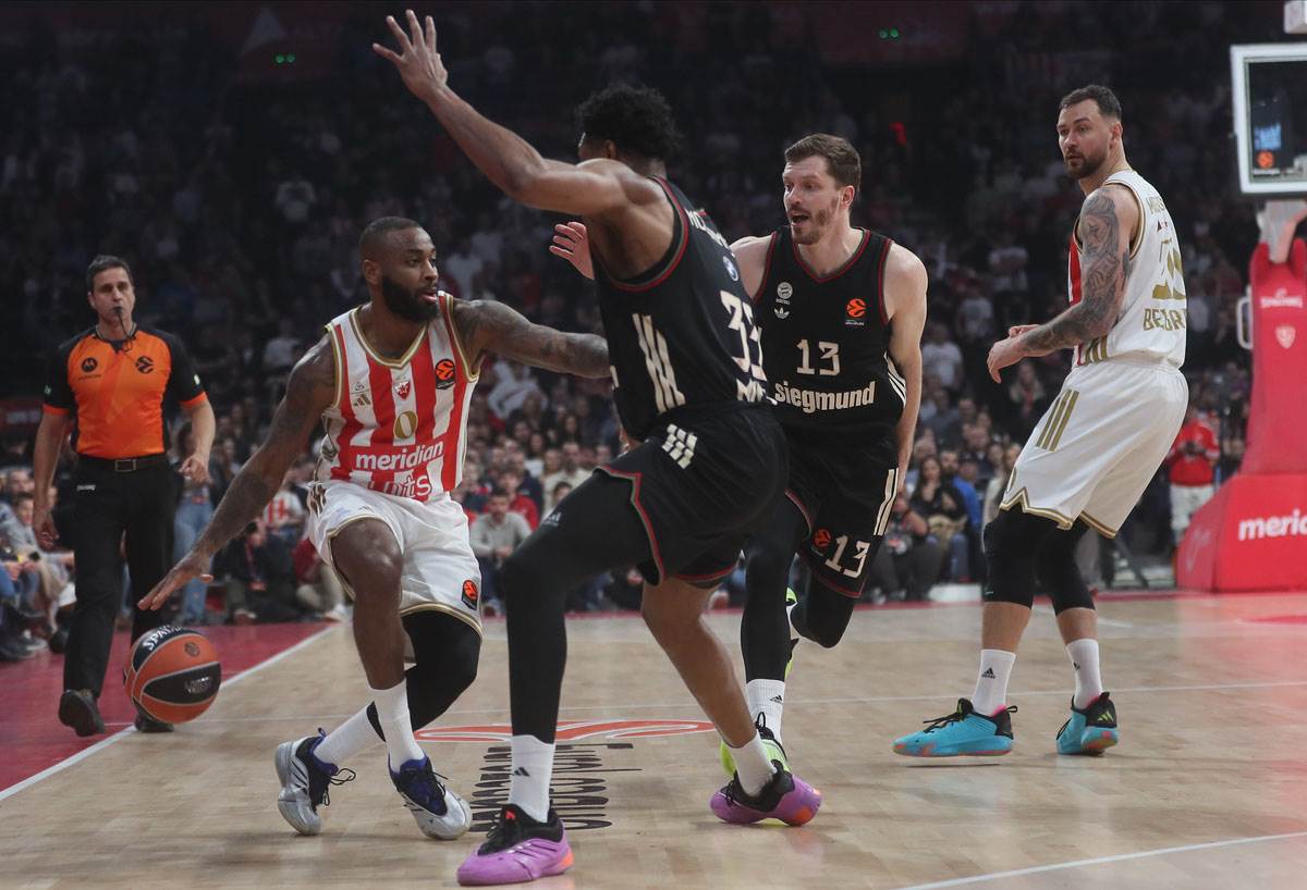 CRVENA ZVEZDA vs BAYERN (8).jpg