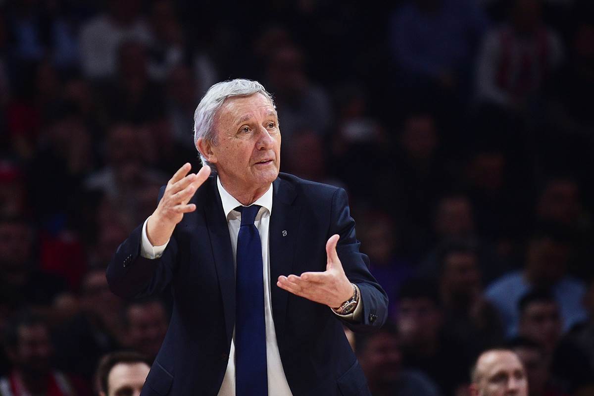 Svetislav Pešić na utakmici Zvezda - Bajern.