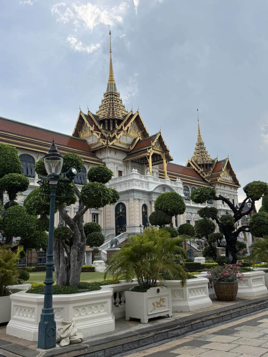 Srpski turisti zaglavljeni na Tajlandu zbog rata na Bliskom istoku (1).jpg