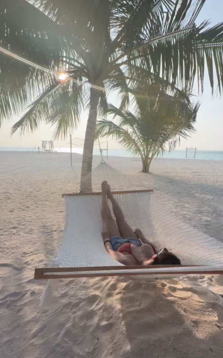 Luna Đogani Maldivi.jpg